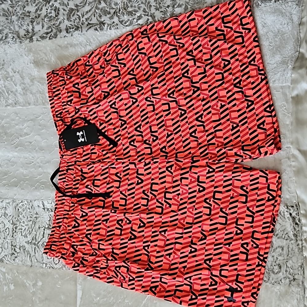 UA 2XL Tech Printed Shorts - Inseam 10"